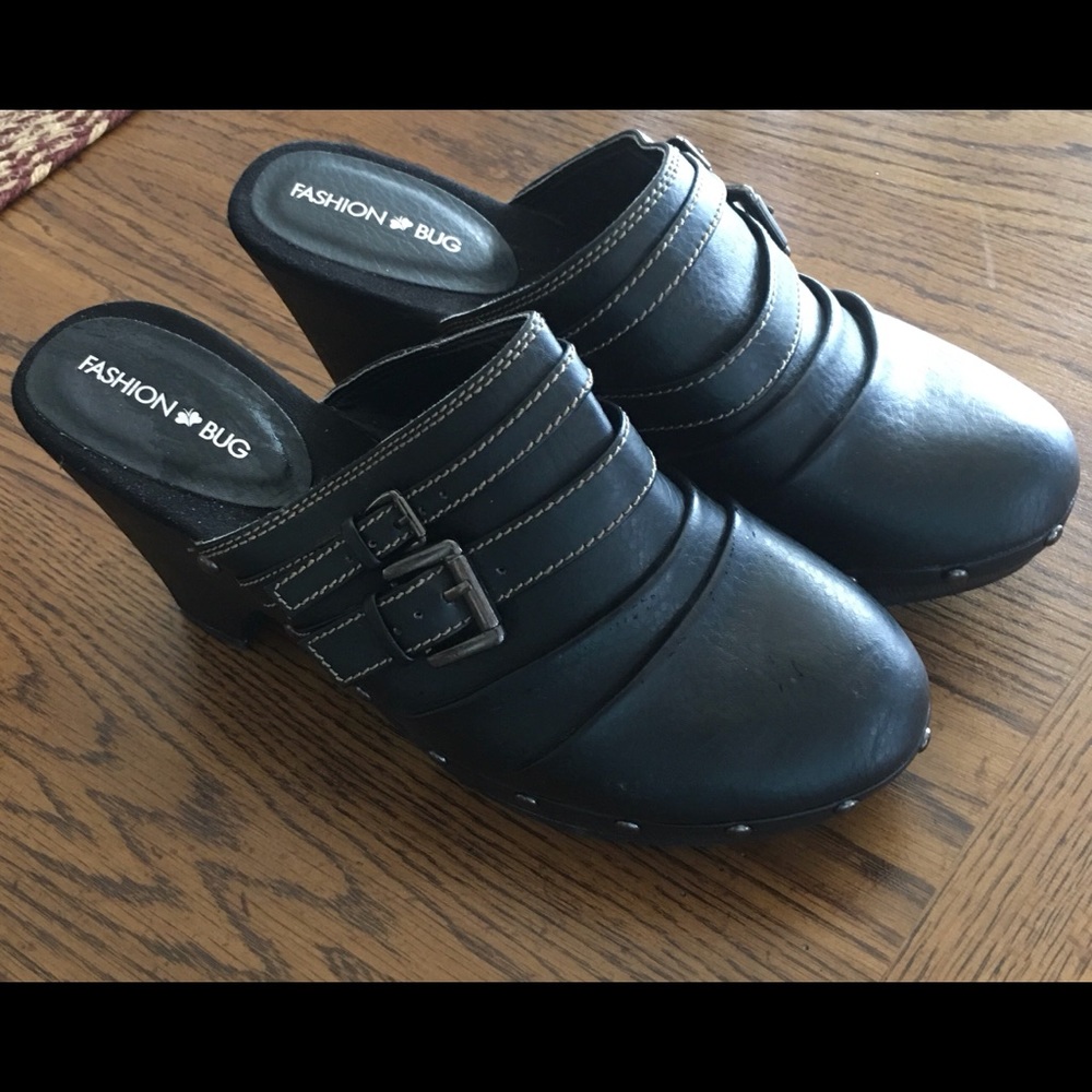 Black Size 11 Woman’s Clogs
